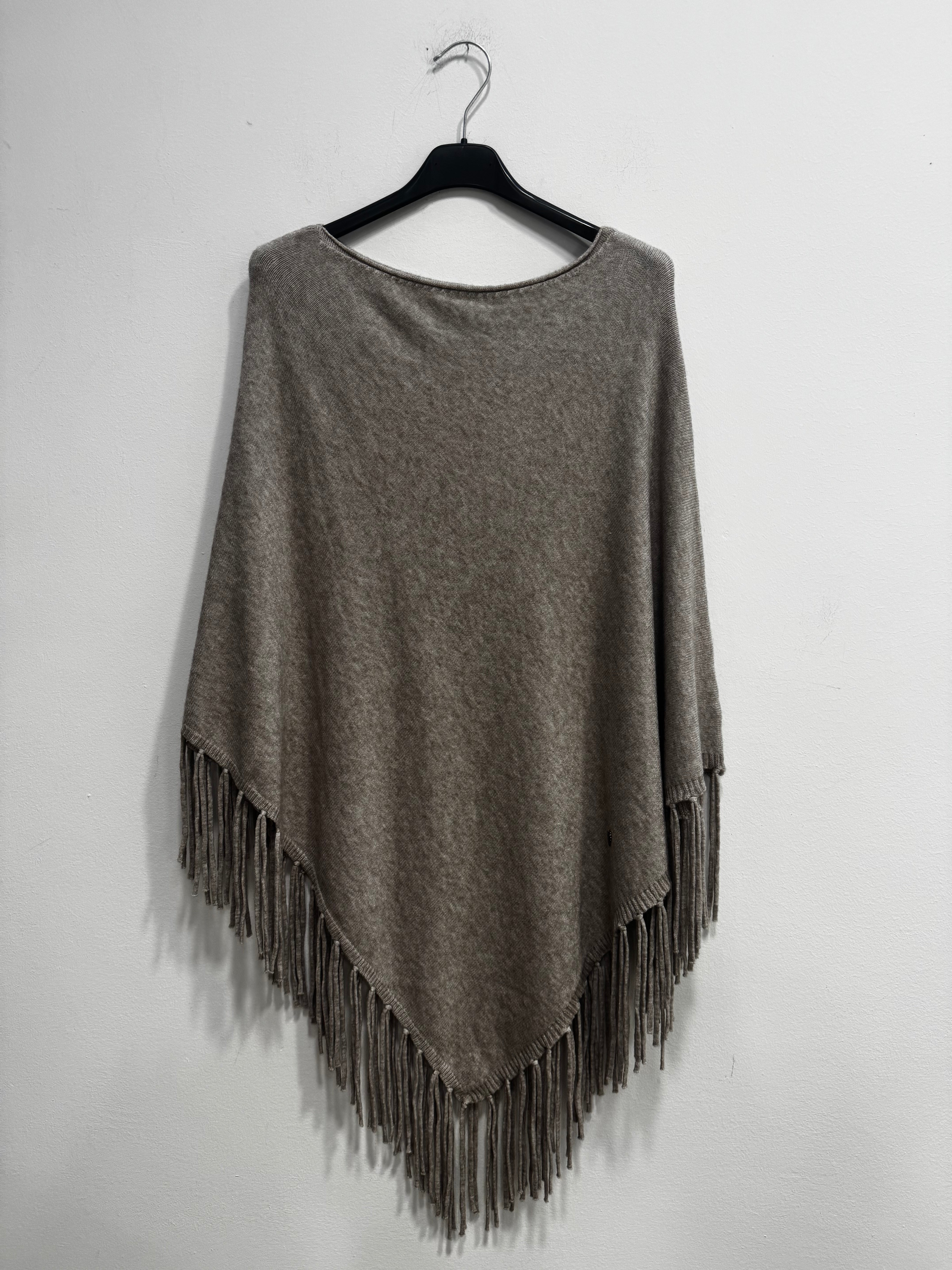 Poncho maglina con frange