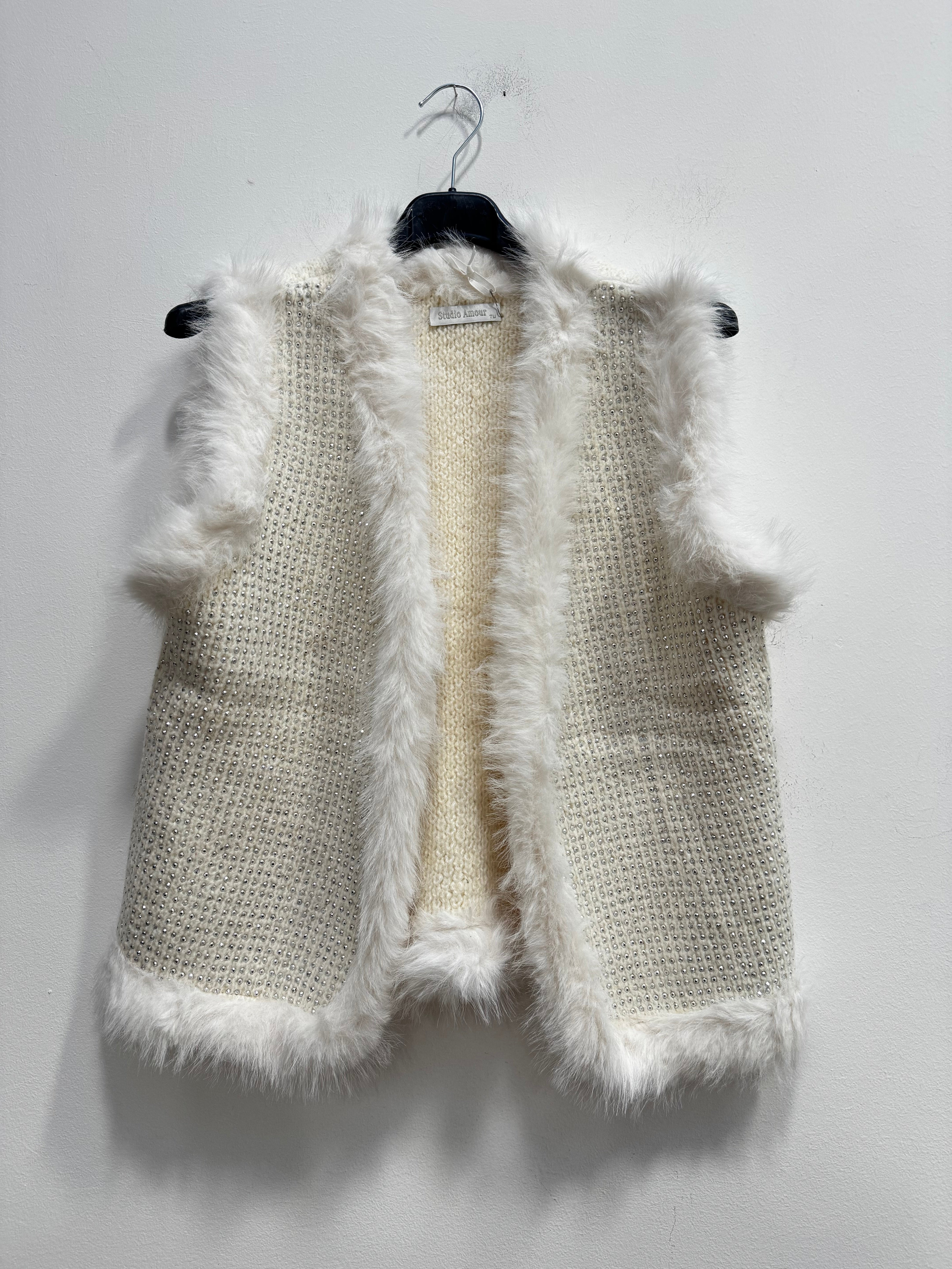 Peluche smanicato dettagli