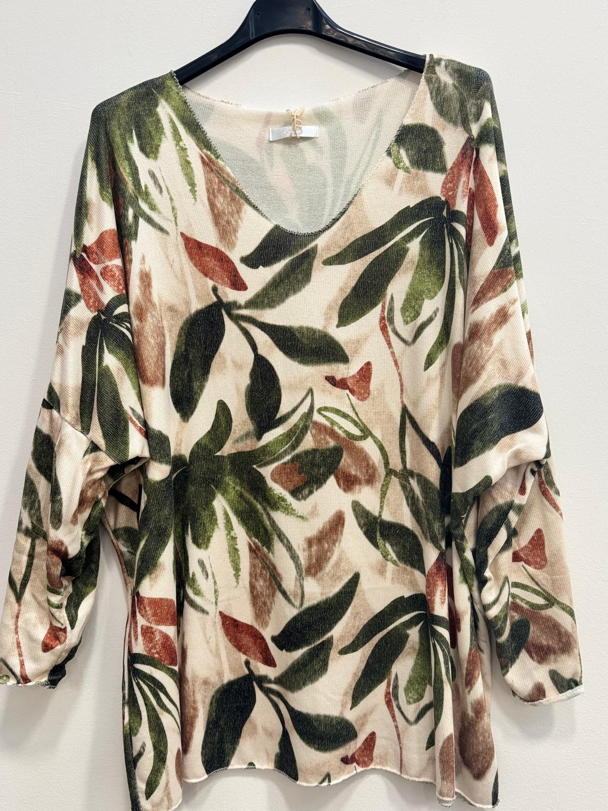 Blusa fiorata in lana d'angora
