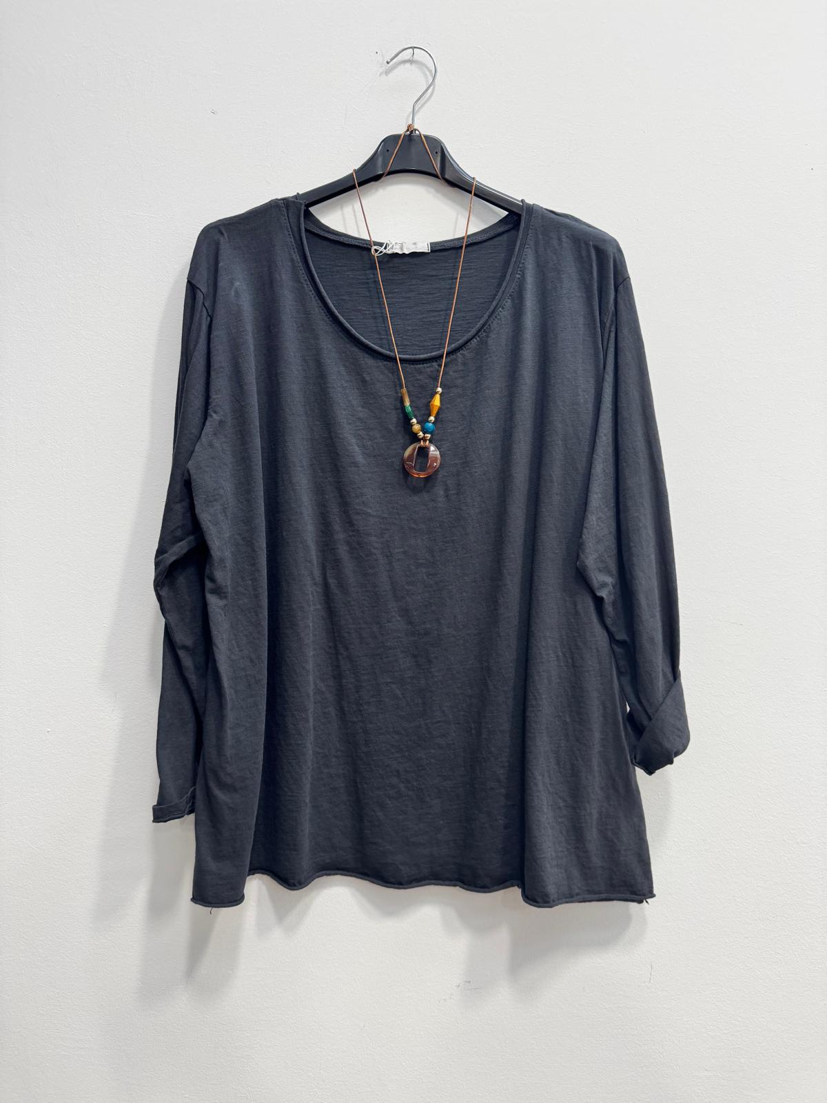 Blusa in cotone con collana