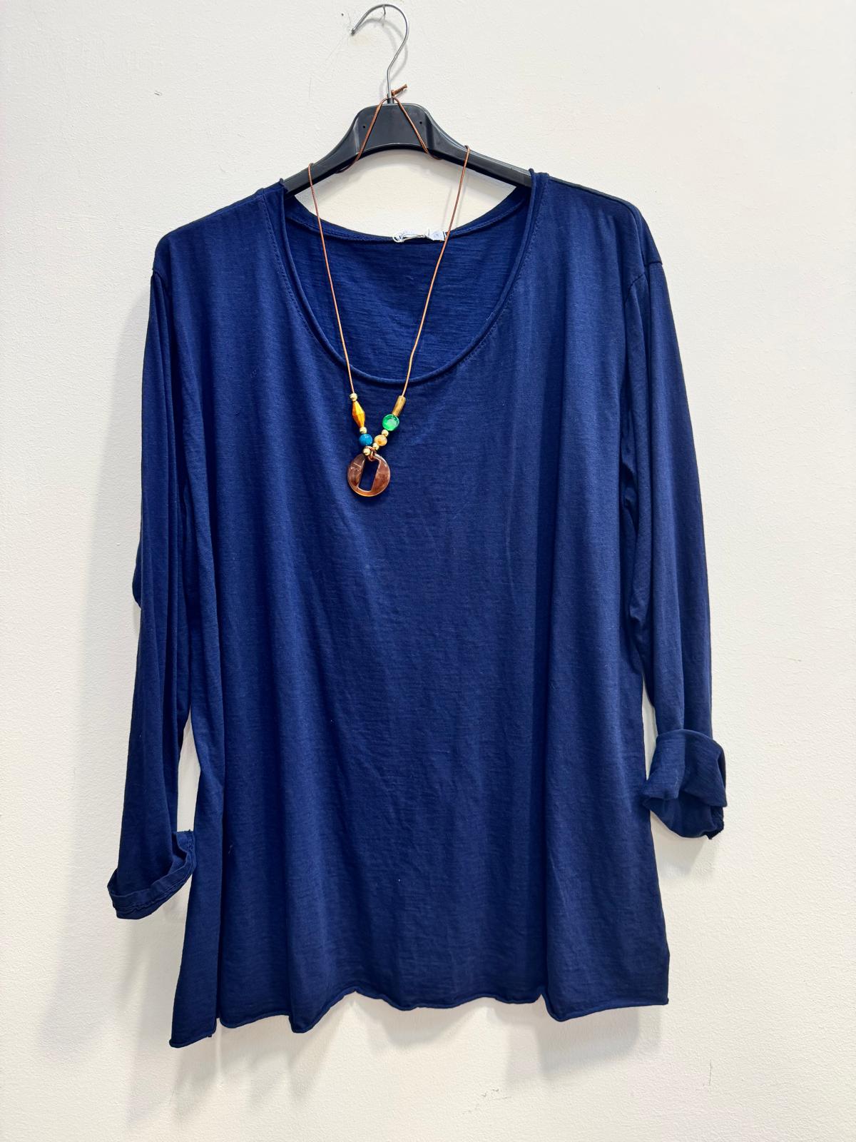 Blusa in cotone con collana