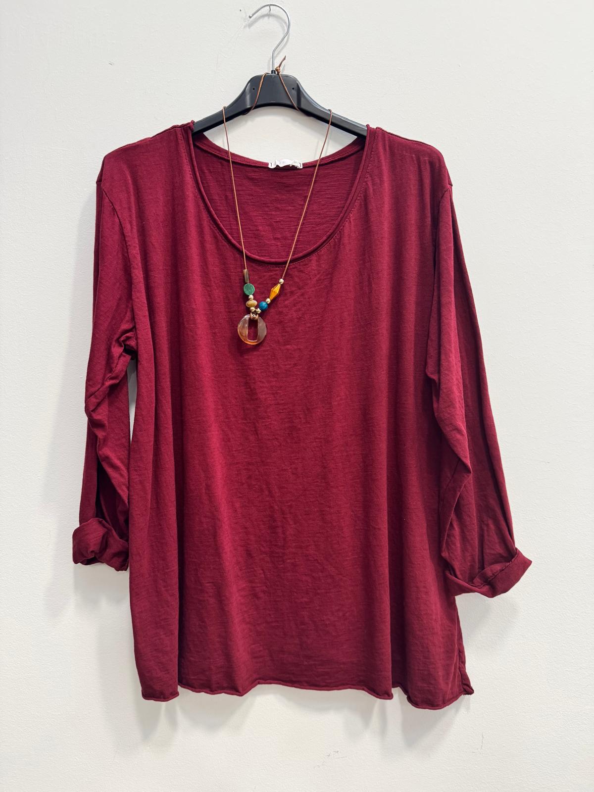 Blusa in cotone con collana