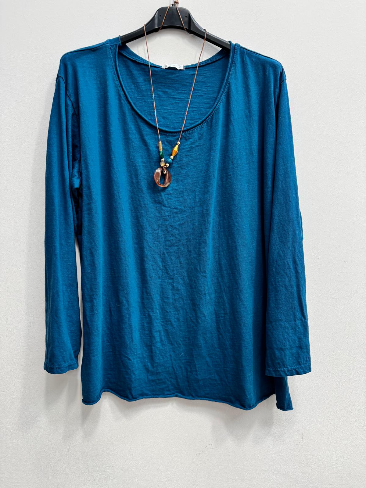 Blusa in cotone con collana