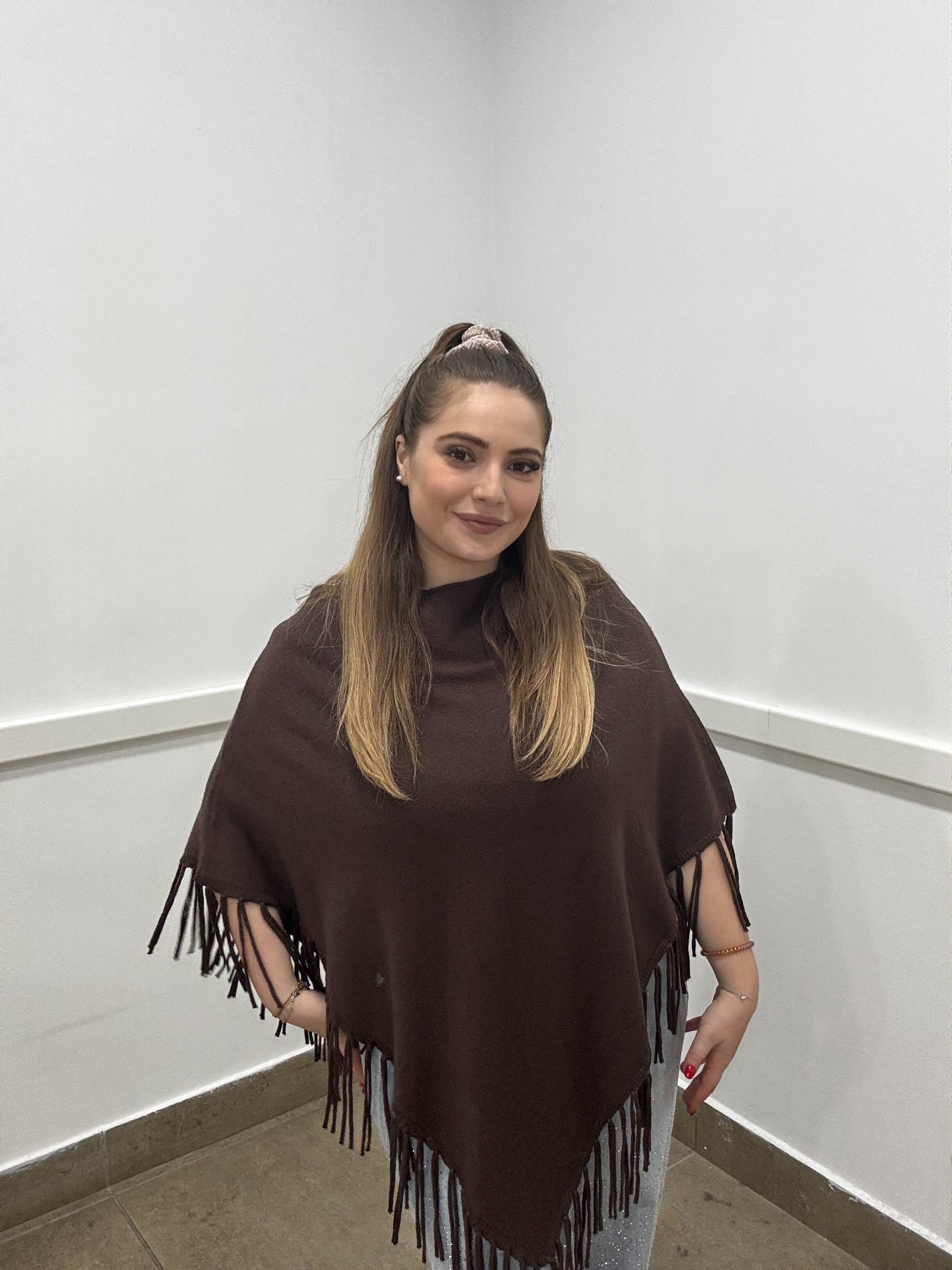 Poncho maglina con frange