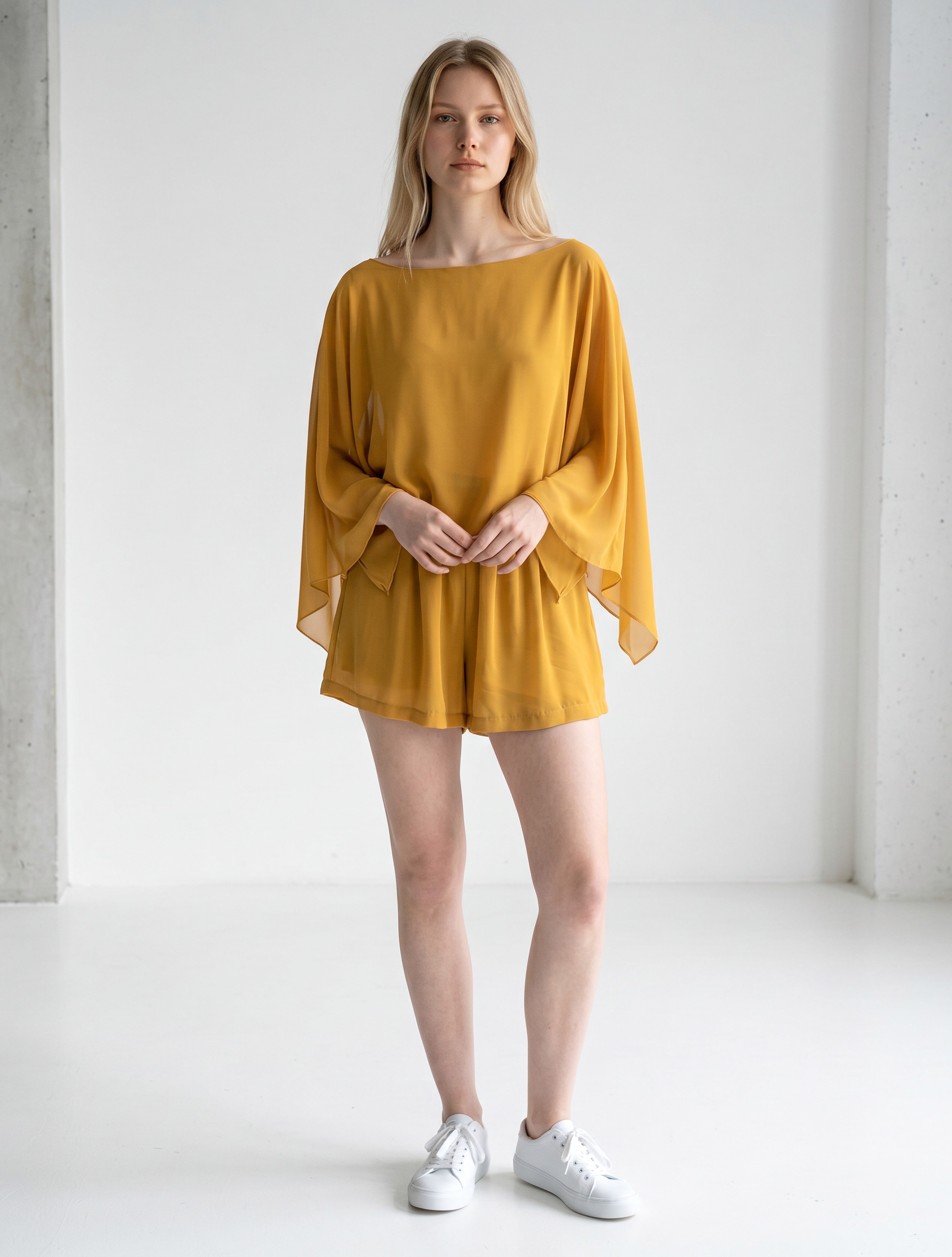 Coordinato "Aura" Blusa Off-Shoulder e Shorts
