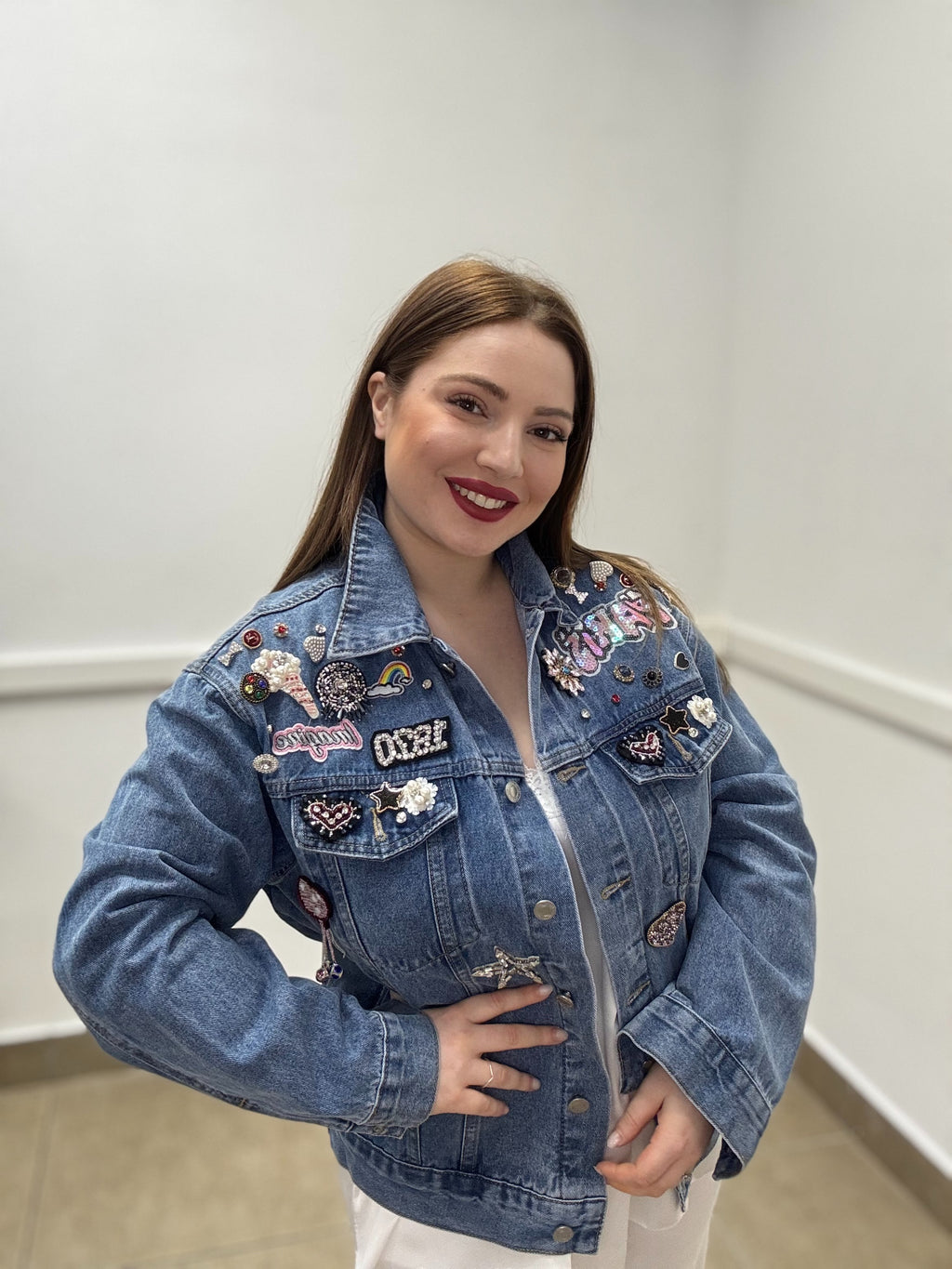 Giacca di Jeans con Patch Gioiello e Strass