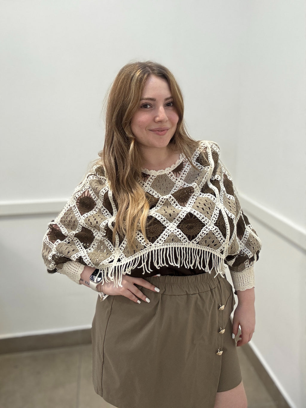 Poncho ricamato + shorts effetto gonna