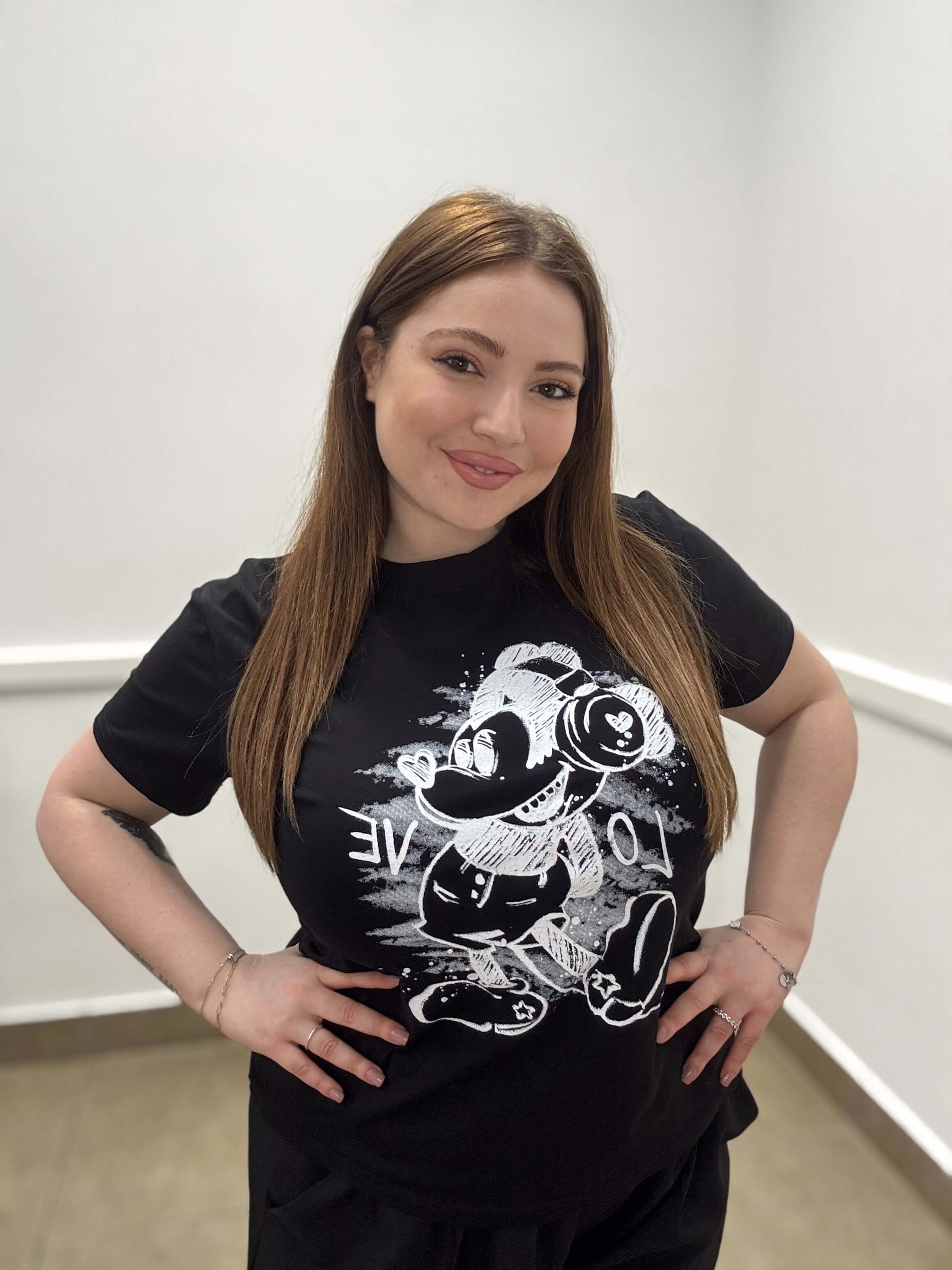 T-shirt Donna "Cartoon Sketch Edition" - Grafica Disney Inspired