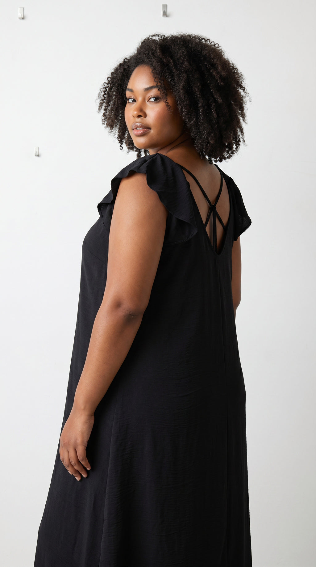Abito Lungo Curvy Goffrato con Scollo a V e Intreccio sul Retro