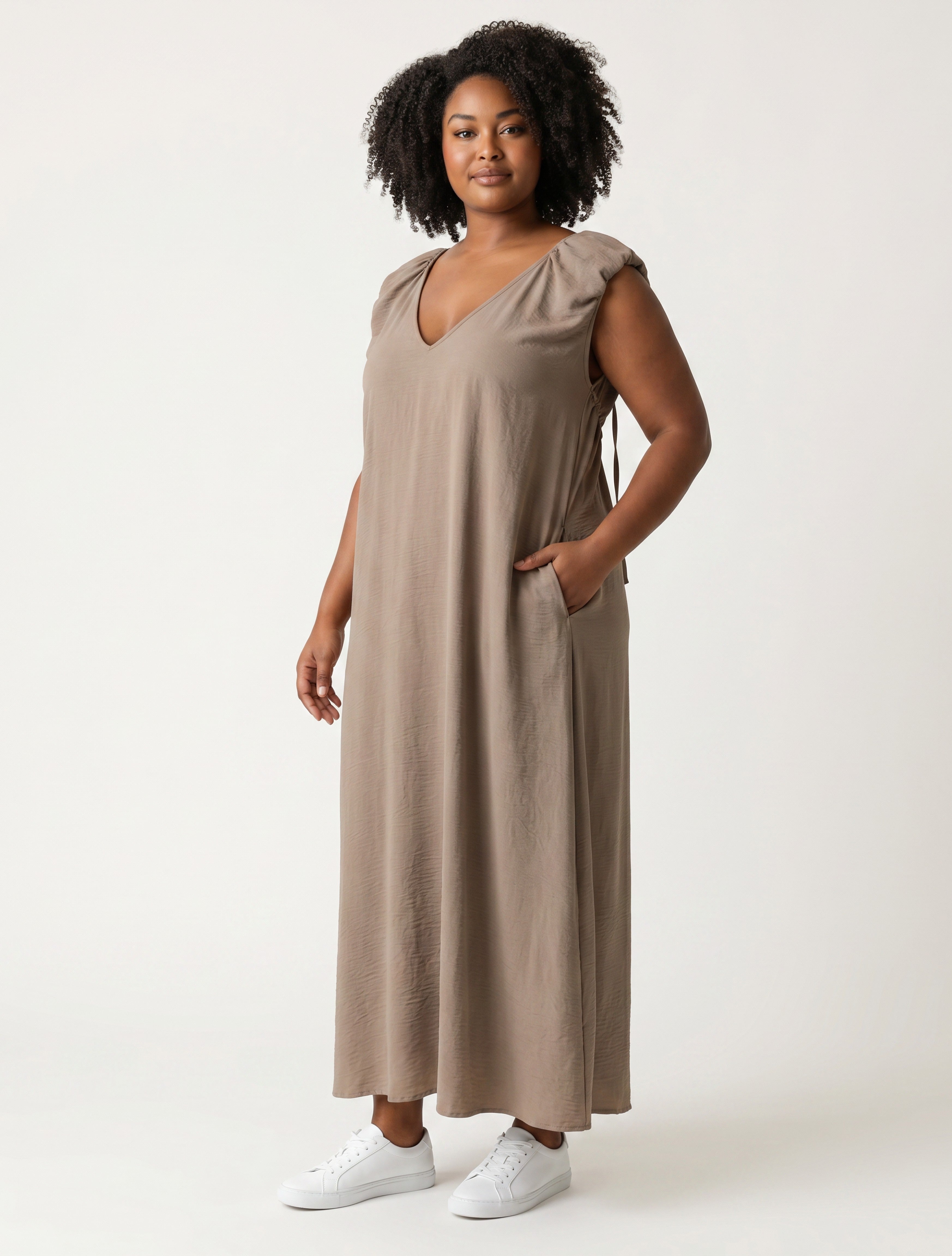 Abito Lungo Curvy Goffrato con Scollo a V e Intreccio sul Retro