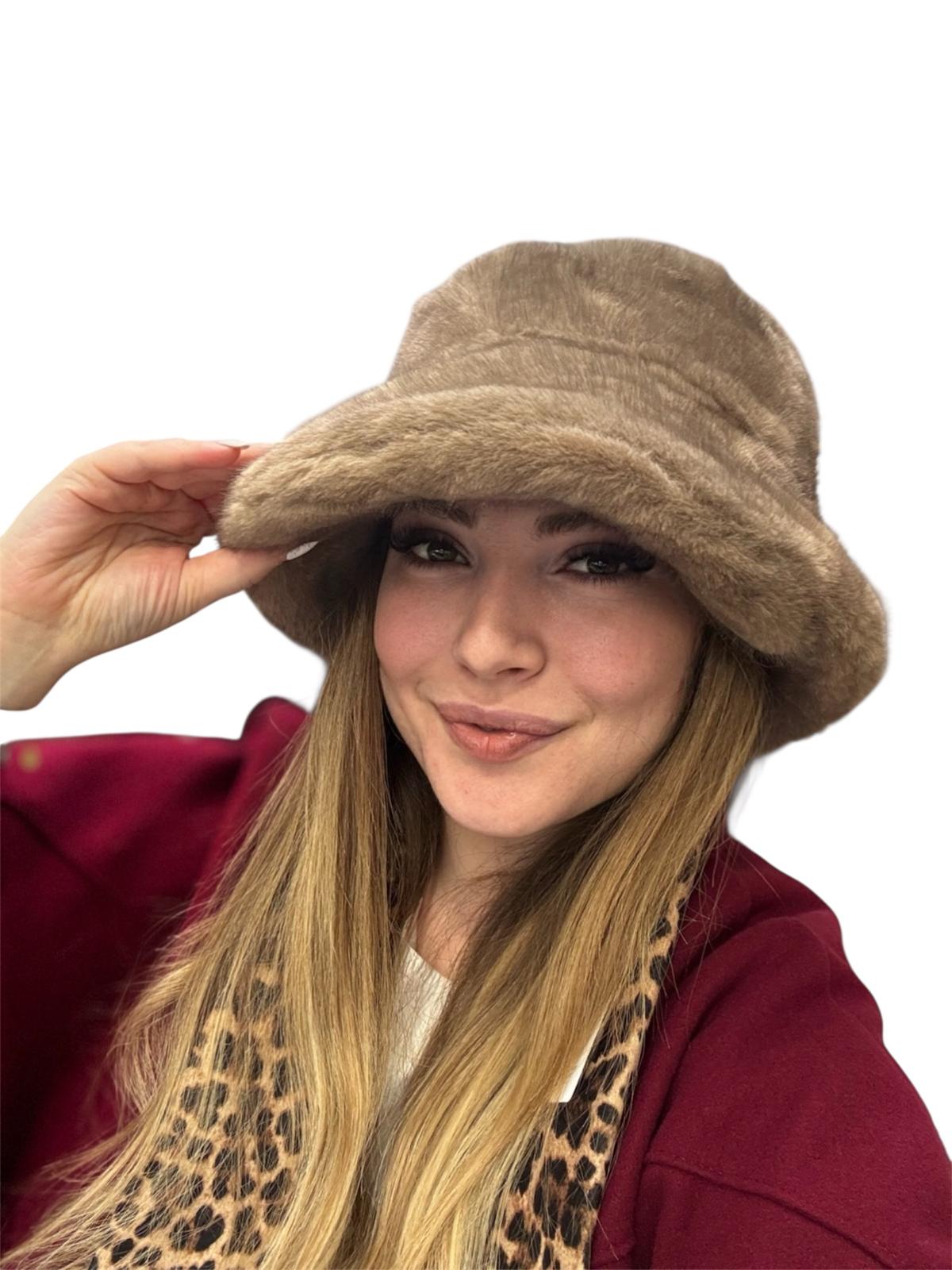 Cappello peluche modello pescatore