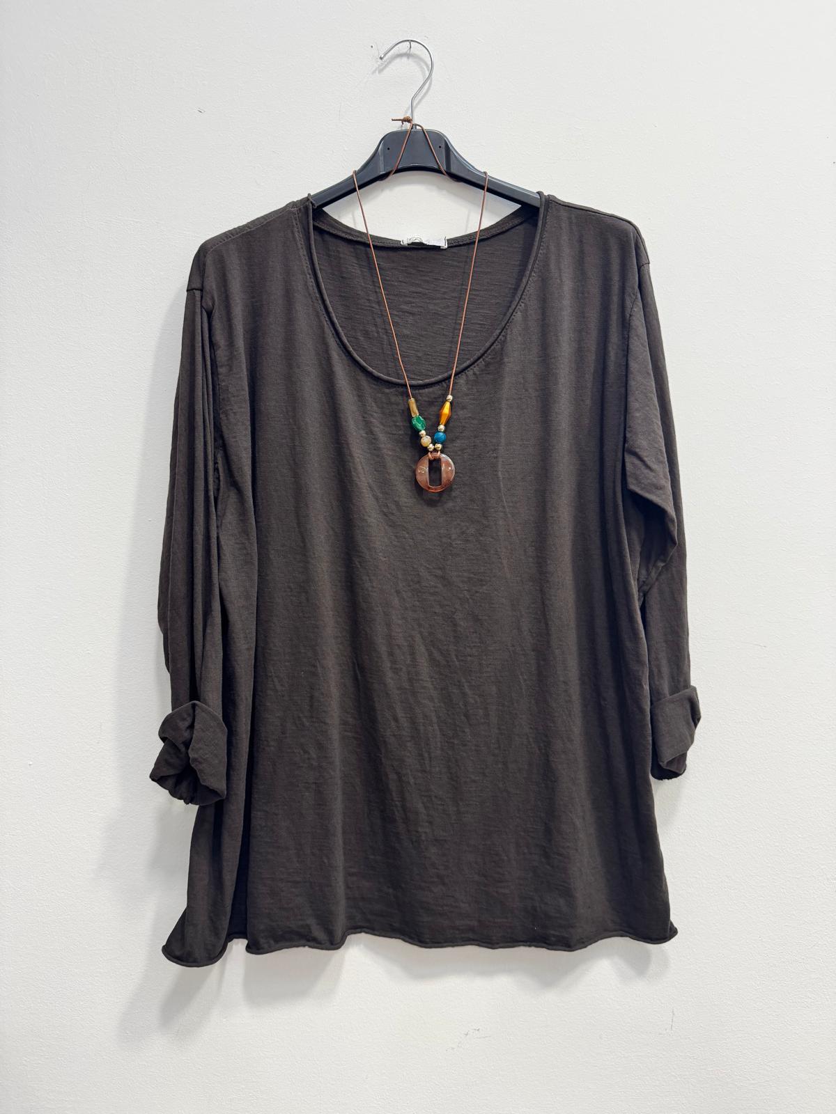Blusa in cotone con collana