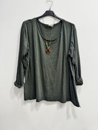 Blusa in cotone con collana