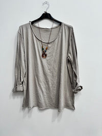 Blusa in cotone con collana