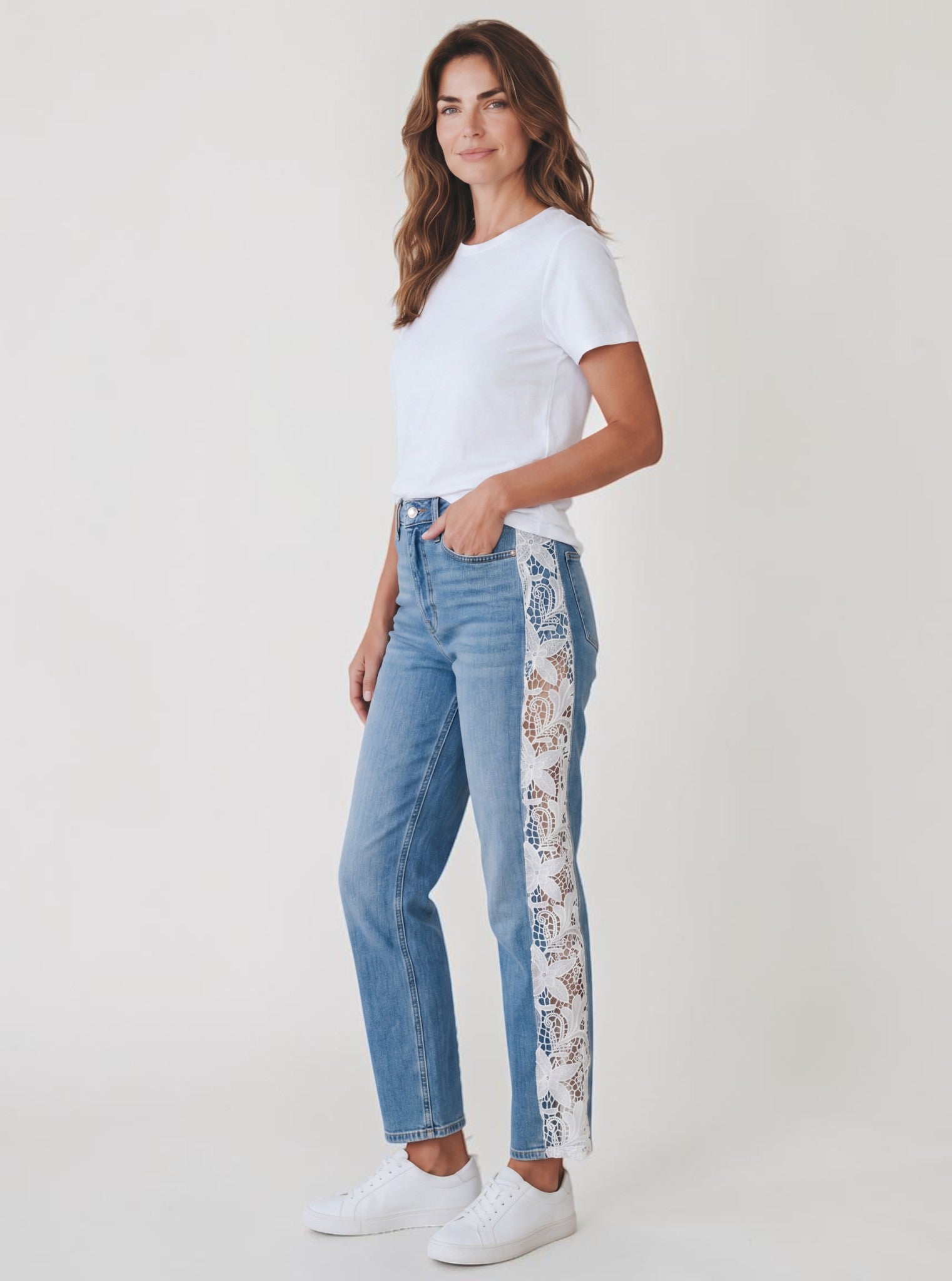 Jeans Regular con Banda Laterale in Pizzo